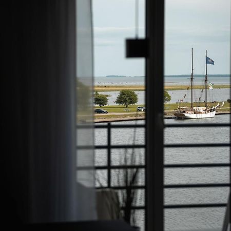 Oe Seaside Suites & Spa Kuressaare Esterno foto